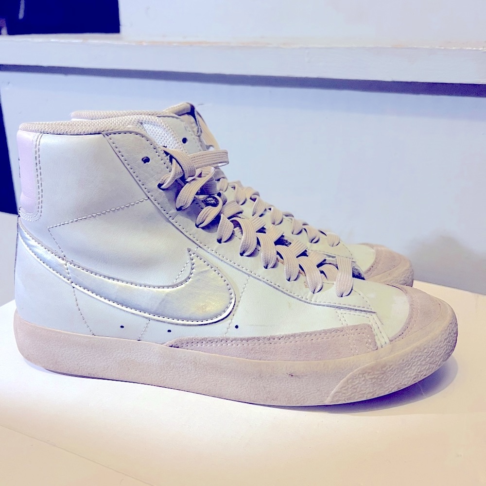 Nike Blazers high tops white , pink with silver trim